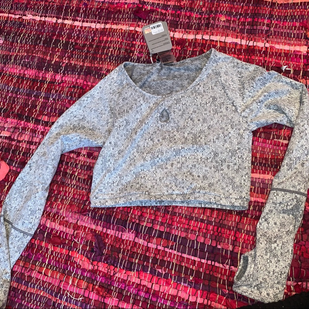 Cropped workout long sleeve!